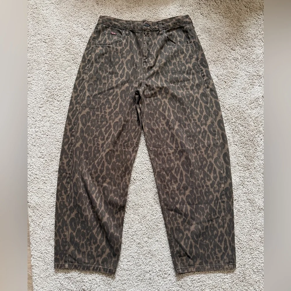 BDG Urban Outfitters Logan Printed Buckle Baggy Barrel Jeans. - Picture 3 of 8